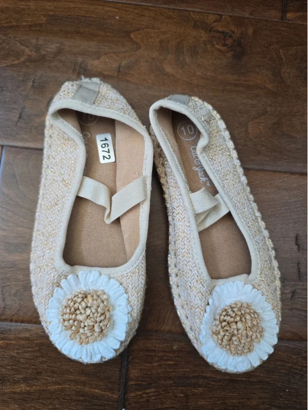 Size 10 nwot girl shoes from target item 1672 box 25